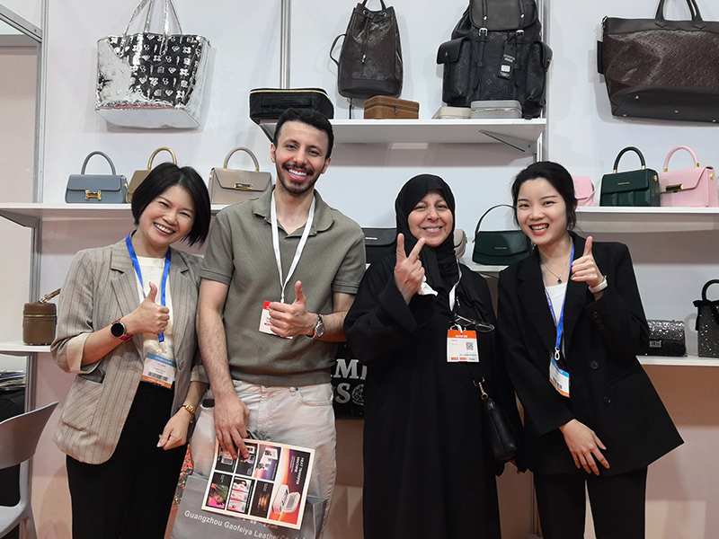 company_about_application-3