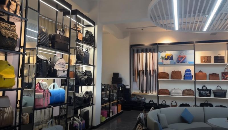 bag-showing-room