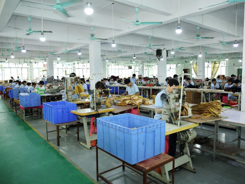 real-leather-and-synthetic-leather-bag-manufacture-factory-with-environmentally-friendly-quality