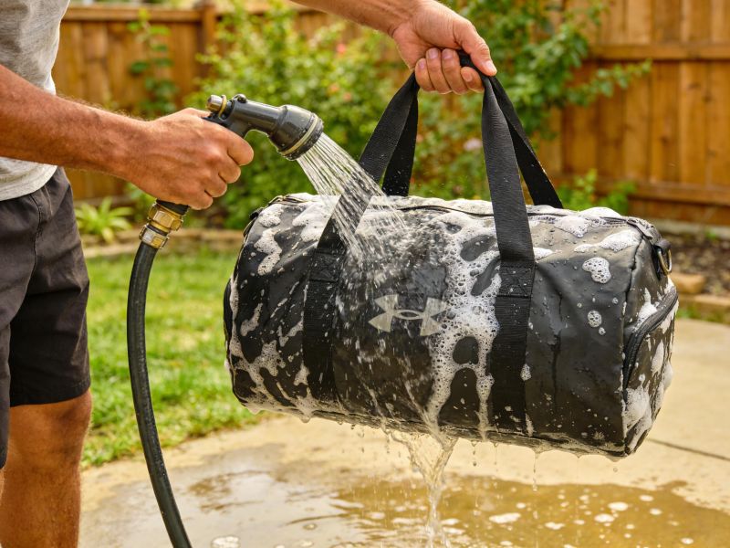 gym-bag-washing